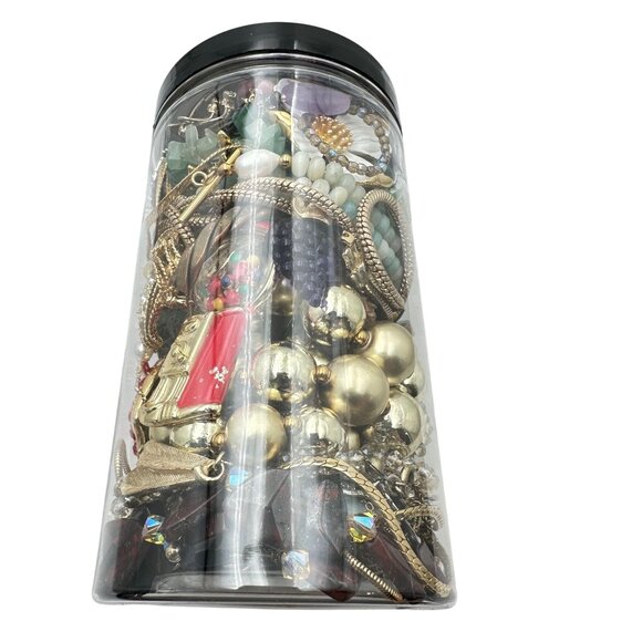 Mystery Jewelry Jar #1069 Wearable Quality Pieces 2lbs Necklace Bracelet Earring - Picture 2 of 4